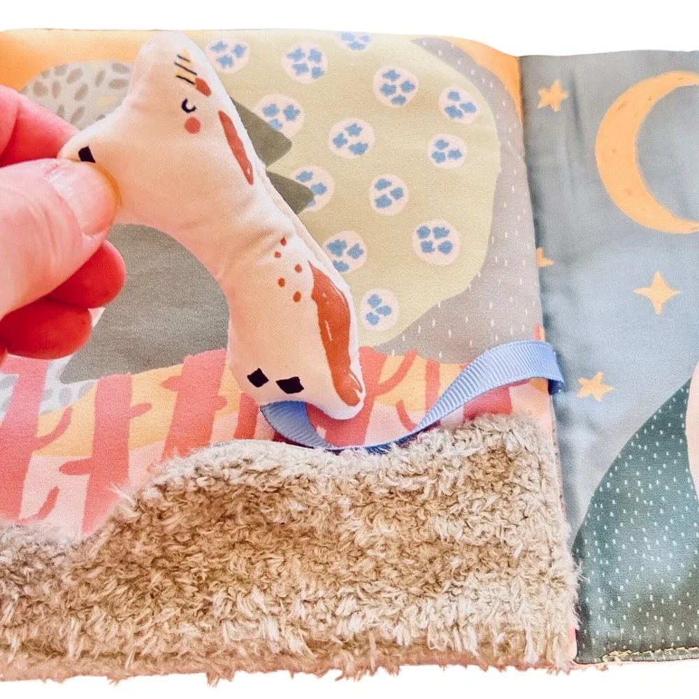 Cloud Island Plush Book Unicorn Baby Sensory Toy with Mirror and‎ Textures NEW